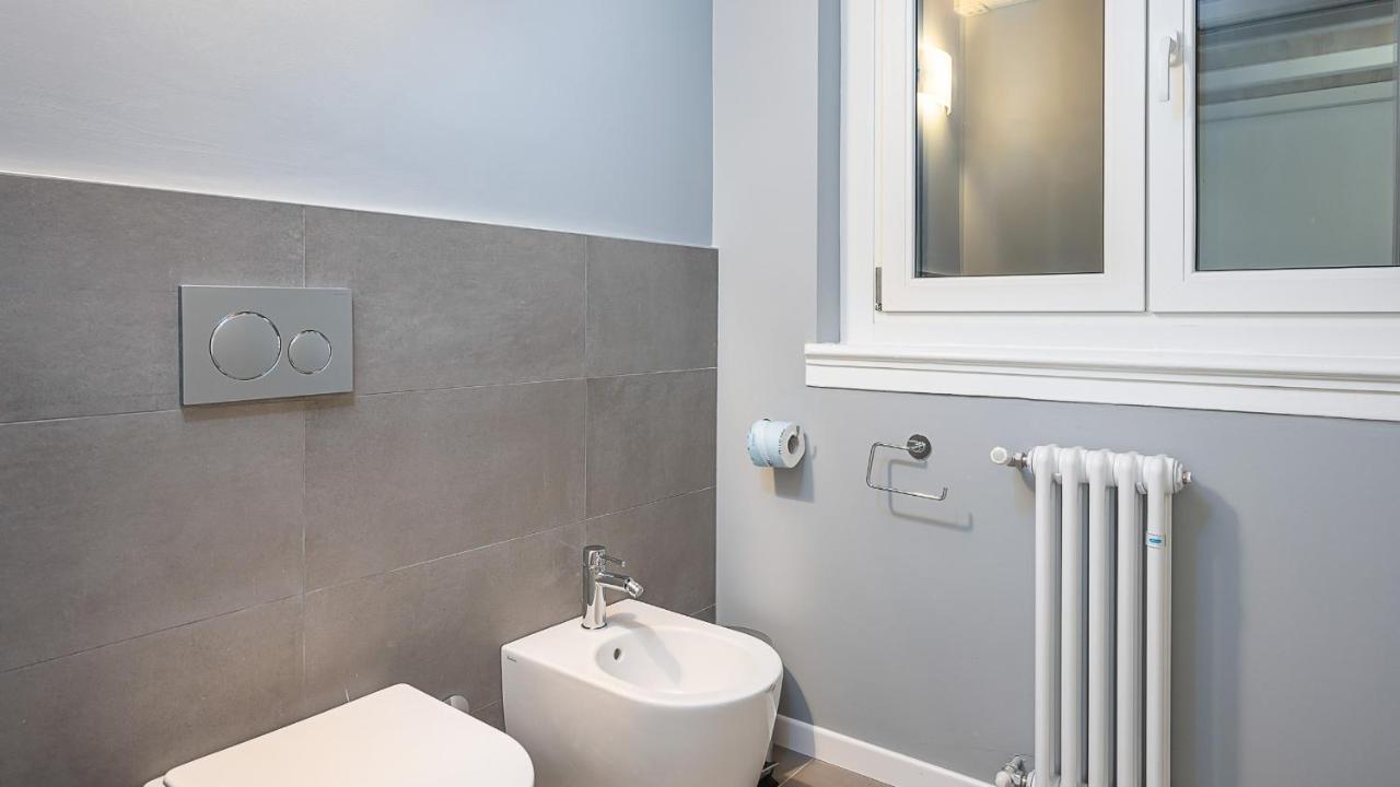 Classbnb - Due Moderni Appartamenti A 1Km Dall'Arco Della Pace Milan Luaran gambar