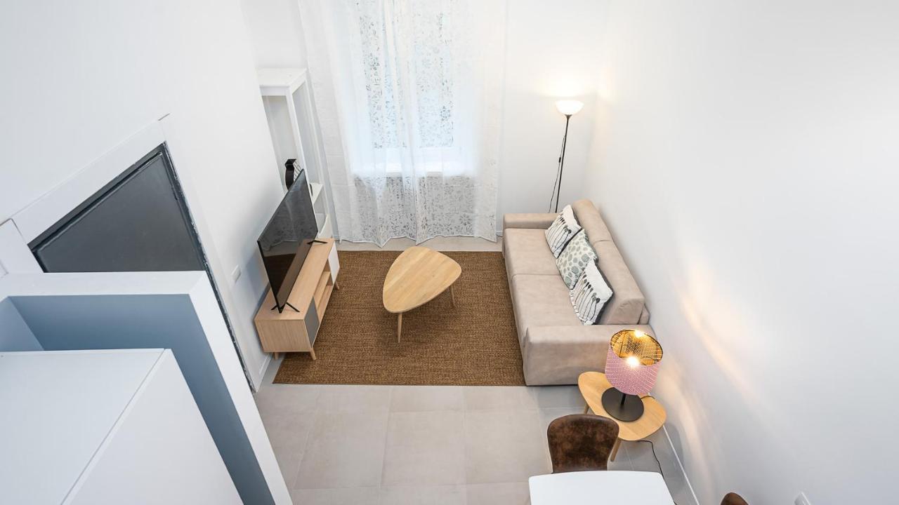 Classbnb - Due Moderni Appartamenti A 1Km Dall'Arco Della Pace Milan Luaran gambar