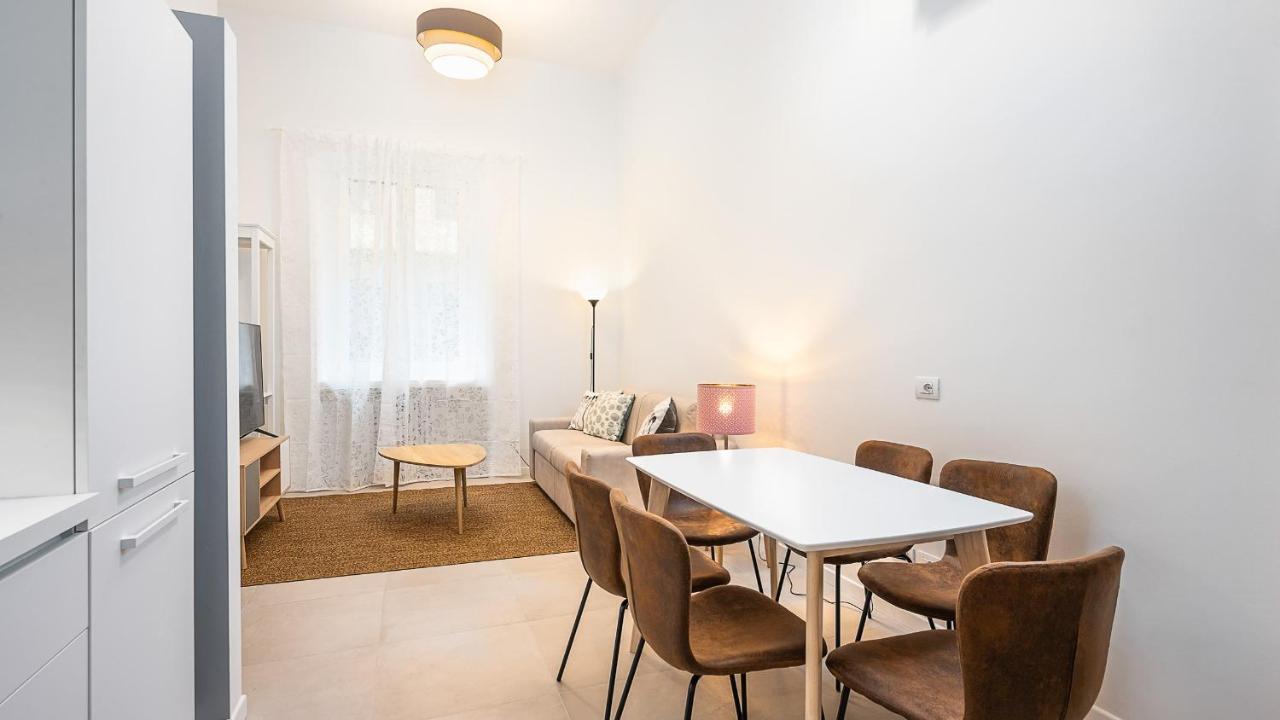 Classbnb - Due Moderni Appartamenti A 1Km Dall'Arco Della Pace Milan Luaran gambar