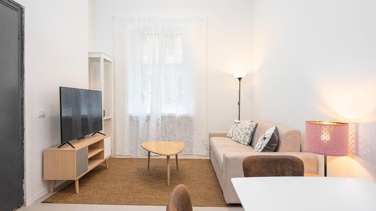 Classbnb - Due Moderni Appartamenti A 1Km Dall'Arco Della Pace Milan Luaran gambar